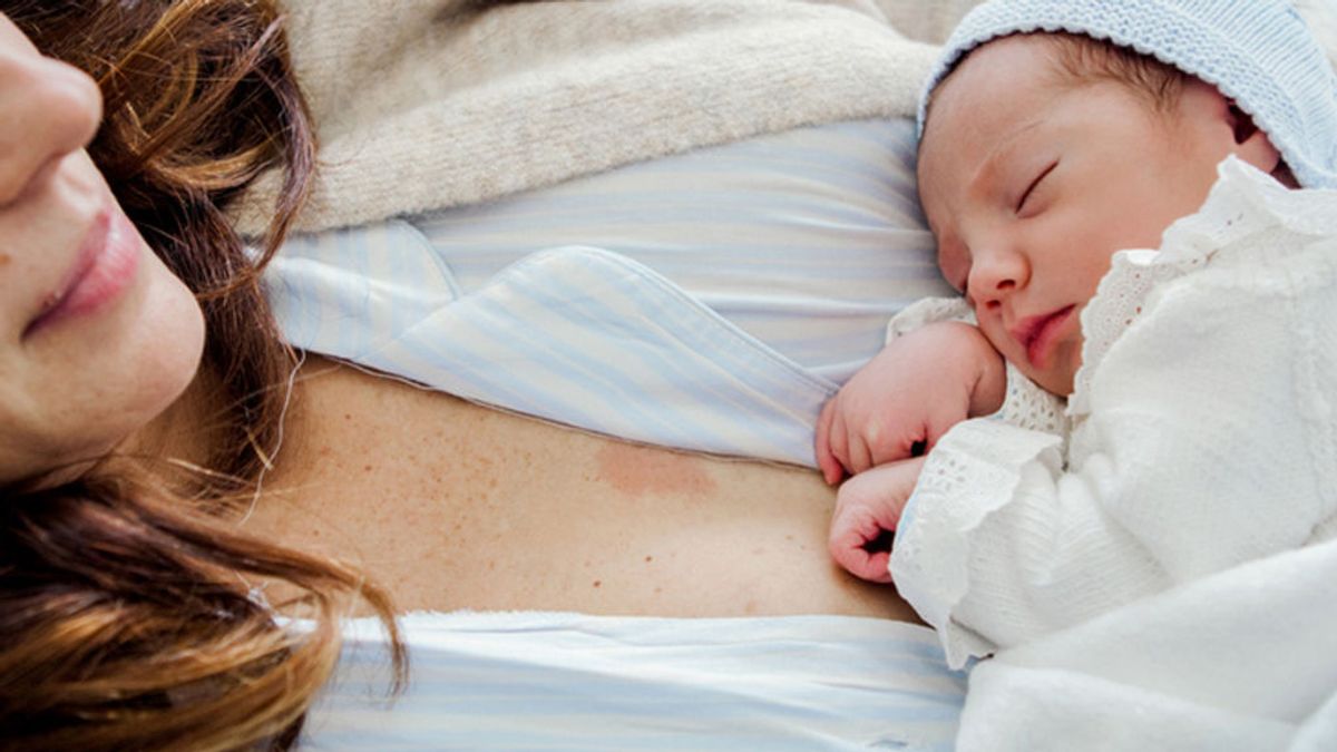 El puerperio, la complicada etapa tras el parto: qué es, cuánto dura y cómo afecta al cuerpo y a la mente.