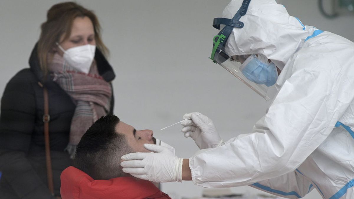 Sanidad registra 724 muertos, récord desde la primera ola, y 29.064 casos Sanidad registra 724 muertos, récord desde la primera ola, y 29.064 casos
