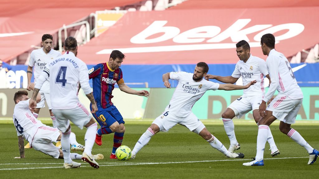 Leo Messi gana más salario en el Barcelona que todos los jugadores del Real Madrid juntos Leo Messi gana más salario en el Barcelona que todos los jugadores del Real Madrid juntos