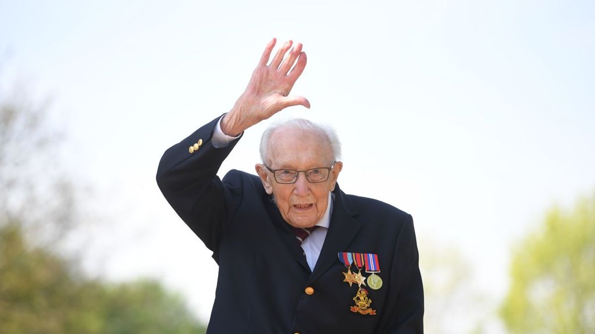 Muere por covid el capitán Tom Moore, que recaudó millones para la sanidad británica al cumplir 100 años