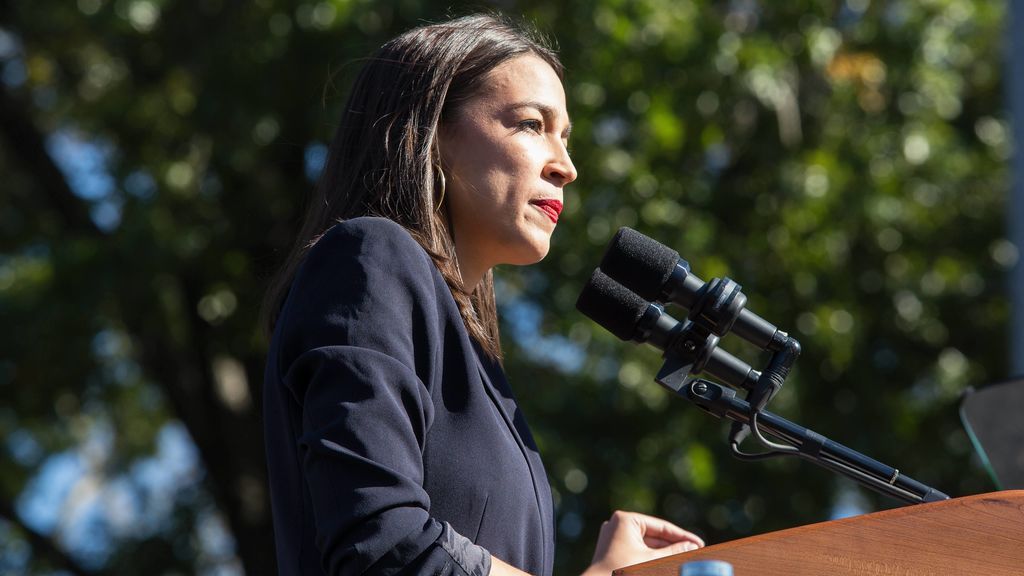 Alexandria Ocasio-Cortez en uno de sus mitines