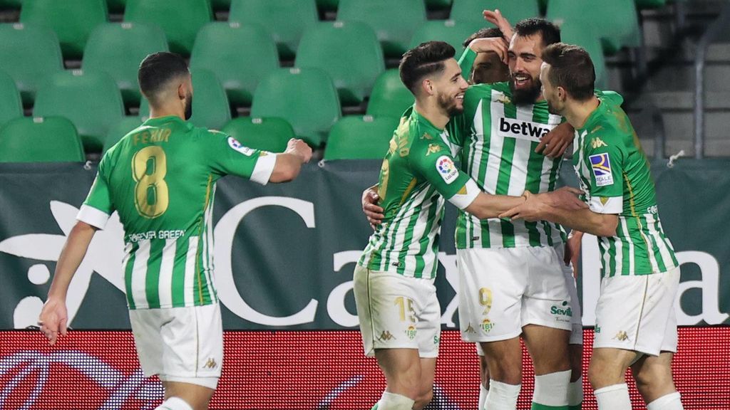 El Betis venció a Osasuna con gol de Borja Iglesias.
