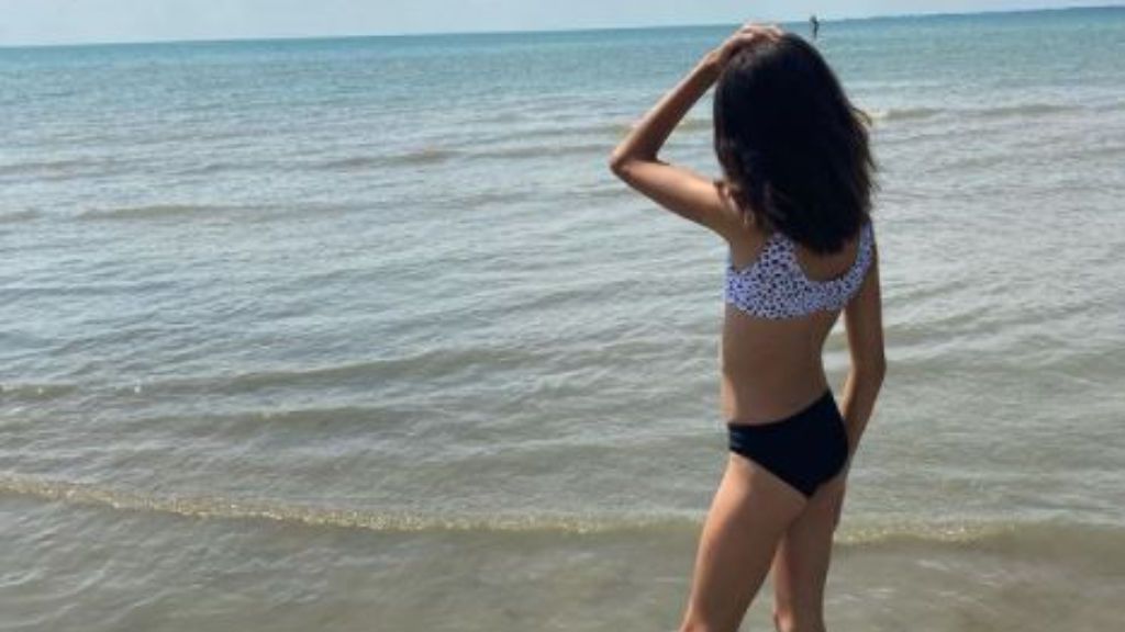 Un padre diseña una línea de bikinis para niñas trans inspirado por su hija
