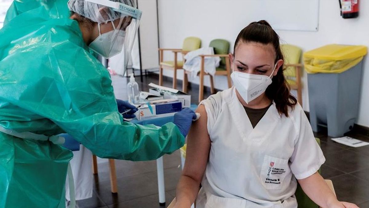 Los que ya han pasado la covid: ¿Es suficiente con una sola dosis de vacuna para inmunizarse? Los que ya han pasado la covid: ¿Es suficiente con una sola dosis de vacuna para inmunizarse?