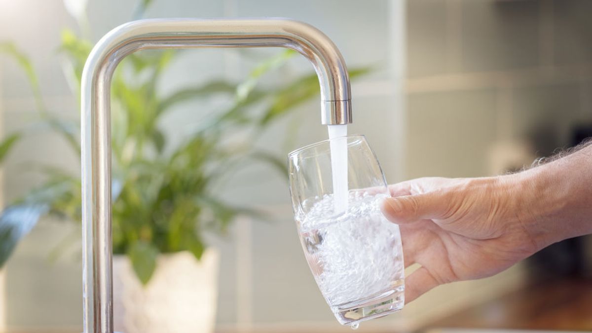 La importancia de una hidratación adecuada: consumir agua en exceso también puede ser perjudicial