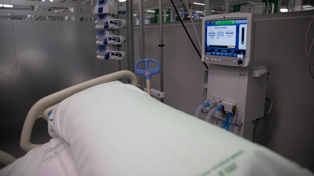 Una UCI de un hospital de emergencias de covid