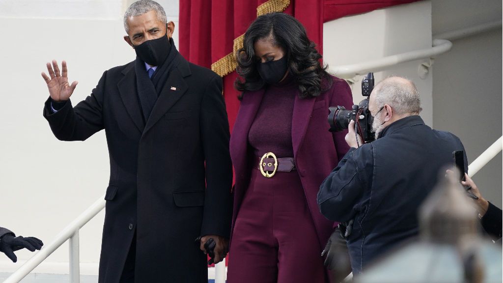 Michelle Obama aplaude la recreación de dos niños con su 'look' y el de su marido en la toma de posesión de Biden Michelle Obama aplaude la recreación de dos niños con su 'look' y el de su marido en la toma de posesión de Biden