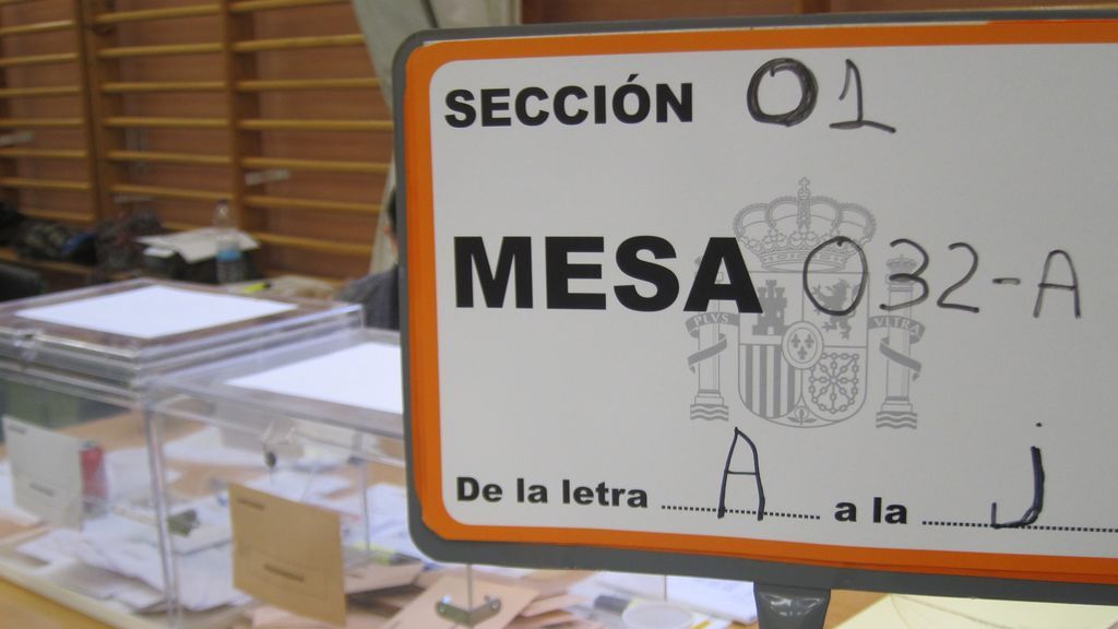 Avalancha de alegaciones para no estar en una mesa electoral el 14-F: un 11% de los designados pide que se le exima Avalancha de alegaciones para no estar en una mesa electoral el 14-F: un 11% de los designados pide que se le exima