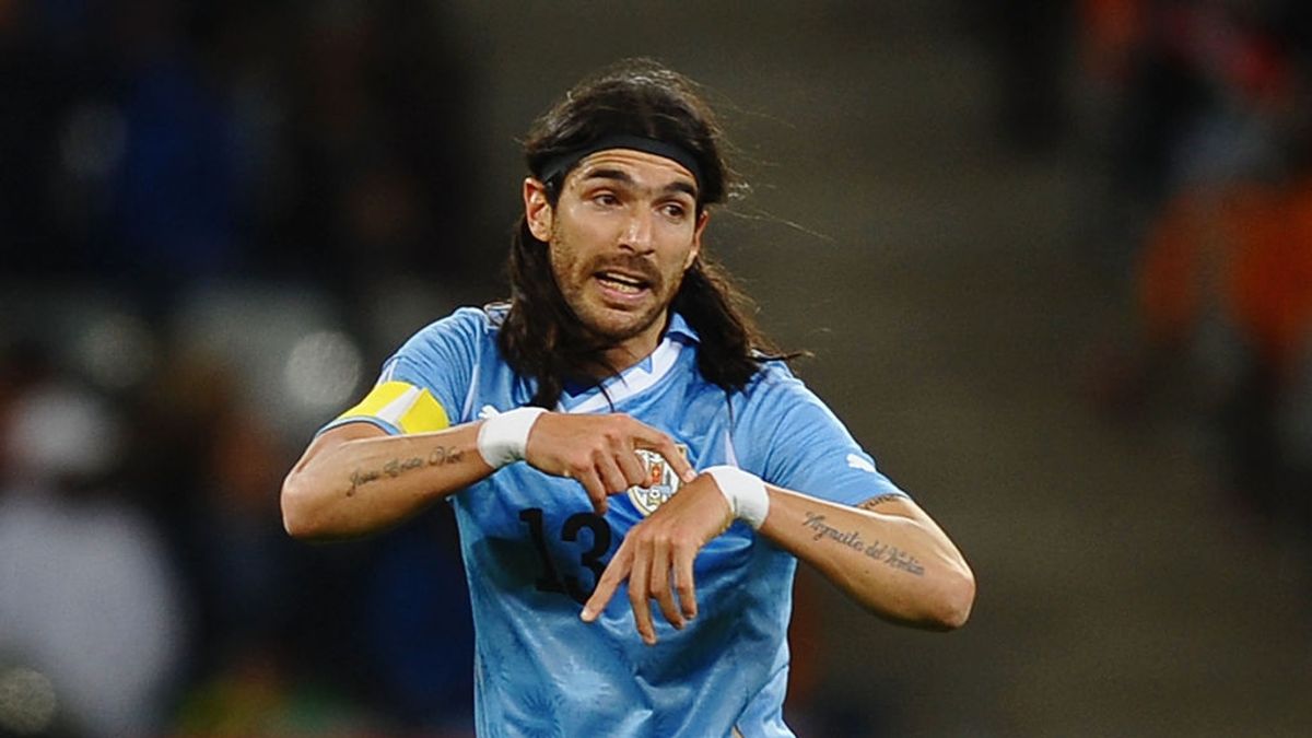 El 'loco' Abreu firma a los 44 con el Athletic de Mias Gerais brasileño, el club número 30 de su carrera El 'loco' Abreu firma a los 44 con el Athletic de Mias Gerais brasileño, el club número 30 de su carrera