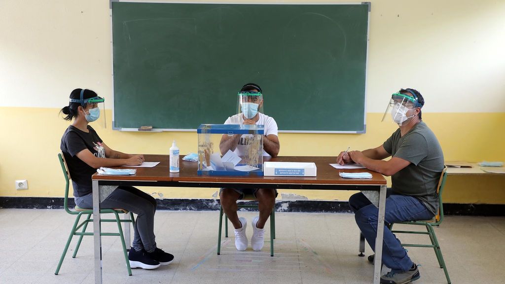 Elecciones Cataluña | La Junta Electoral se plantea buscar voluntarios para las mesas: "La gente tiene miedo" Elecciones Cataluña | La Junta Electoral se plantea buscar voluntarios para las mesas: "La gente tiene miedo"