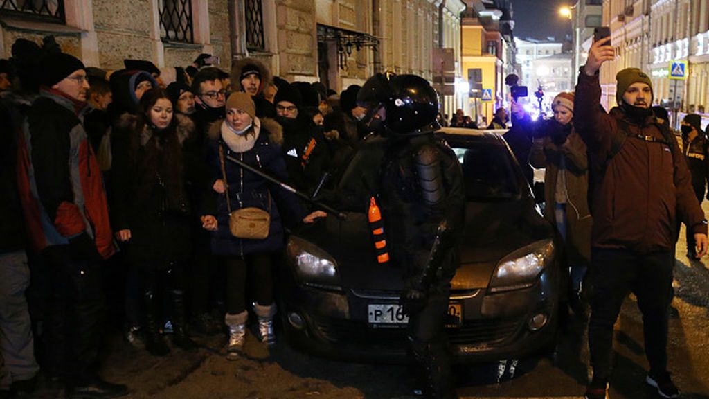 Casi 1.400 detenidos en Rusia en las protestas contra la condena de tres años de prisión contra Nalvani Casi 1.400 detenidos en Rusia en las protestas contra la condena de tres años de prisión contra Nalvani