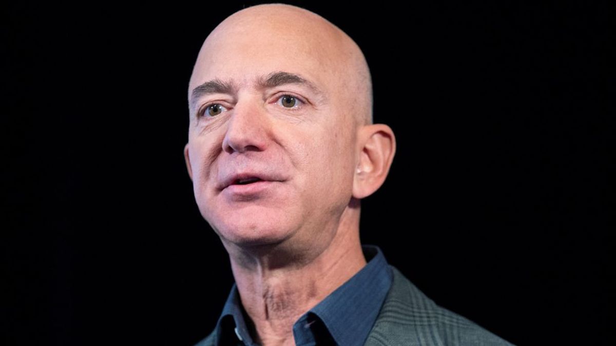 El camino al éxito de Jeff Bezos, el fundador de Amazon, para generar su inmenso imperio económico