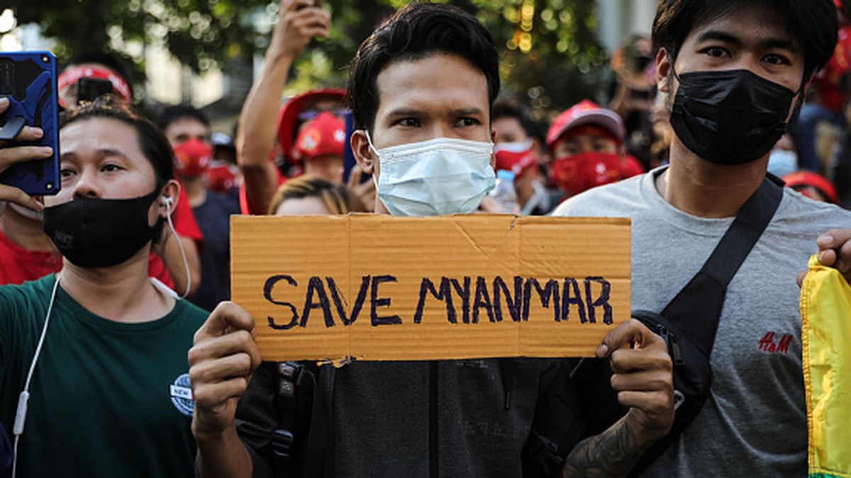 El Ejército de Birmania bloquea  Facebook por el impulso de una campaña de desobediencia