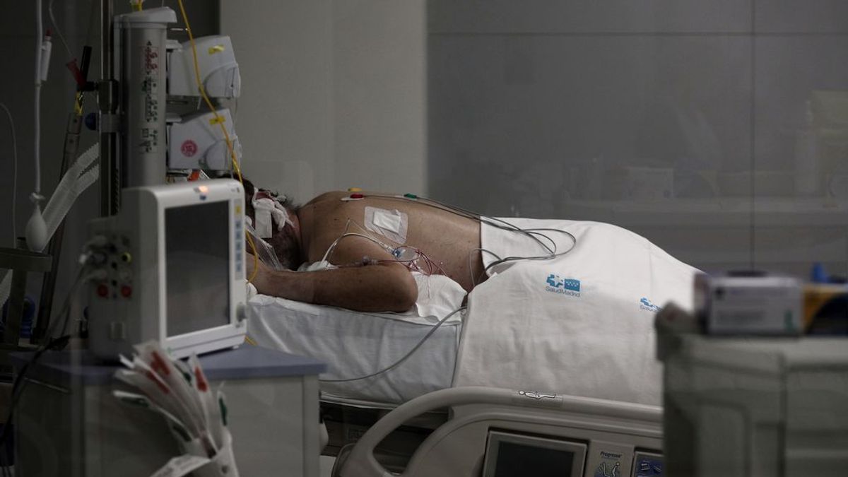 Varón, 64 años, con hipertensión, obesidad o diabetes: el perfil del paciente crítico por covid en España Varón, 64 años, con hipertensión, obesidad o diabetes: el perfil del paciente crítico por covid en España