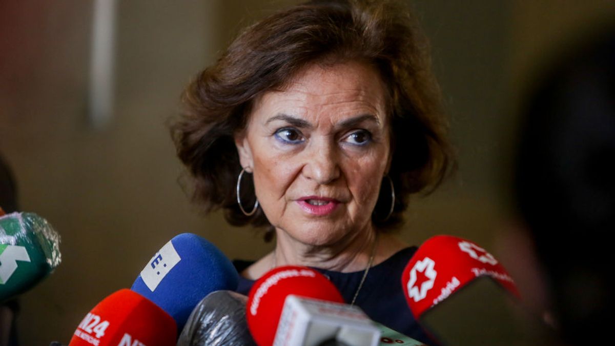 Carmen Calvo se apunta a la revolución de las canas: "Voy a dejar de pintarme el pelo" Carmen Calvo se apunta a la revolución de las canas: "Voy a dejar de pintarme el pelo"