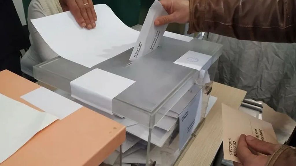 Los médicos piden ampliar el plazo para que los cuarentenados voten por correo en las elecciones catalanas Los médicos piden ampliar el plazo para que los cuarentenados voten por correo en las elecciones catalanas