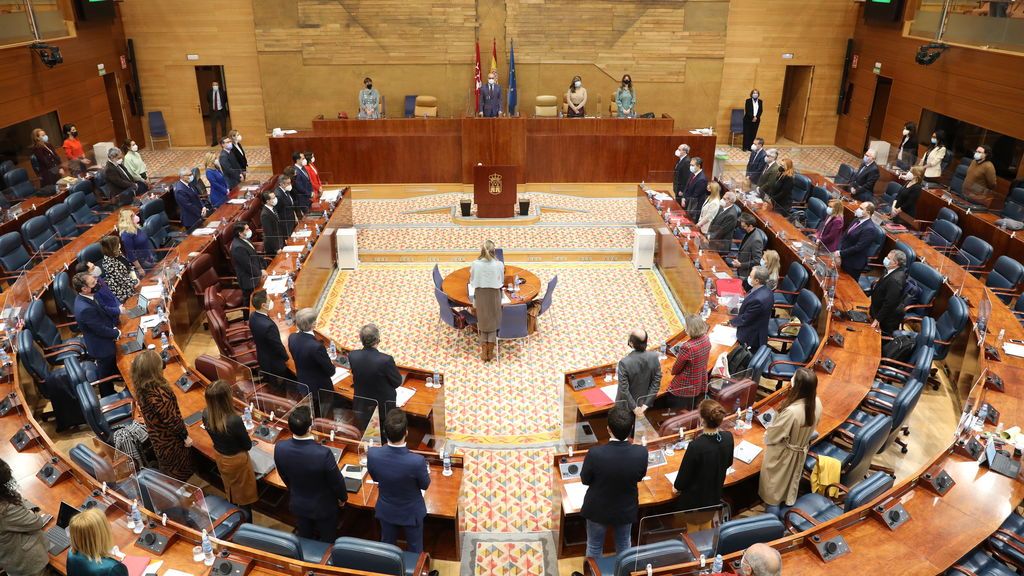 Suspenden la comisión que investiga la crisis de la residencias de Madrid porque uno de los comparecientes con discapacidad no puede acceder a la sala Suspenden la comisión que investiga la crisis de la residencias de Madrid porque uno de los comparecientes con discapacidad no puede acceder a la sala