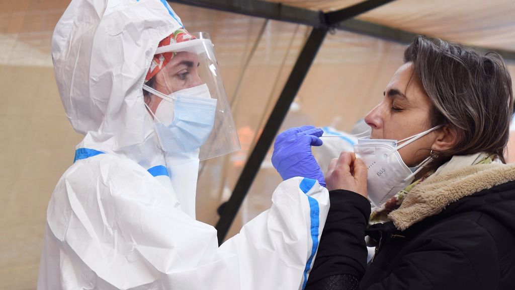 España mantiene a la baja los casos de coronavirus España mantiene a la baja los casos de coronavirus