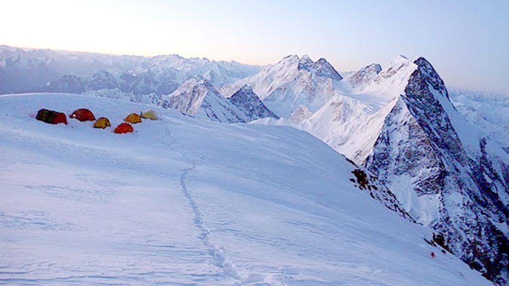 Desesperación en la búsqueda de tres alpinistas desaparecidos en el K2 Desesperación en la búsqueda de tres alpinistas desaparecidos en el K2