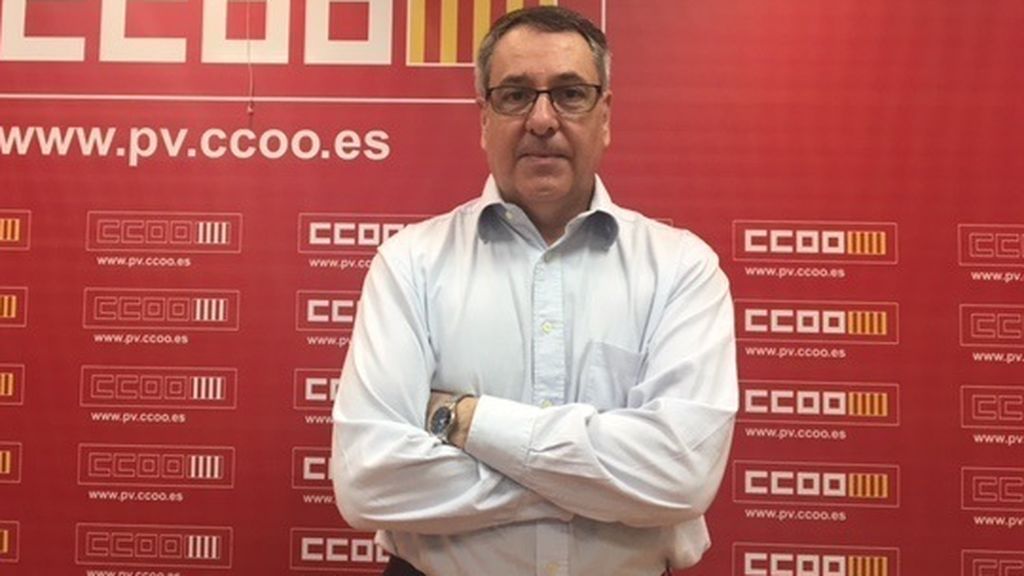 El líder valenciano de CCOO, Arturo León, dimite tras saltar a la luz de que se vacunó contra la covid El líder valenciano de CCOO, Arturo León, dimite tras saltar a la luz de que se vacunó contra la covid