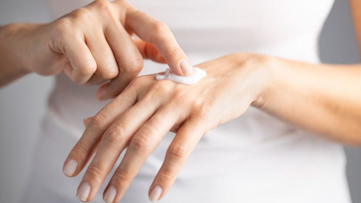 Dermatitis en las manos, cómo cuidártelas para lucir una piel sana: así podrás decir 'adiós' a las consecuencias de esta complicación.