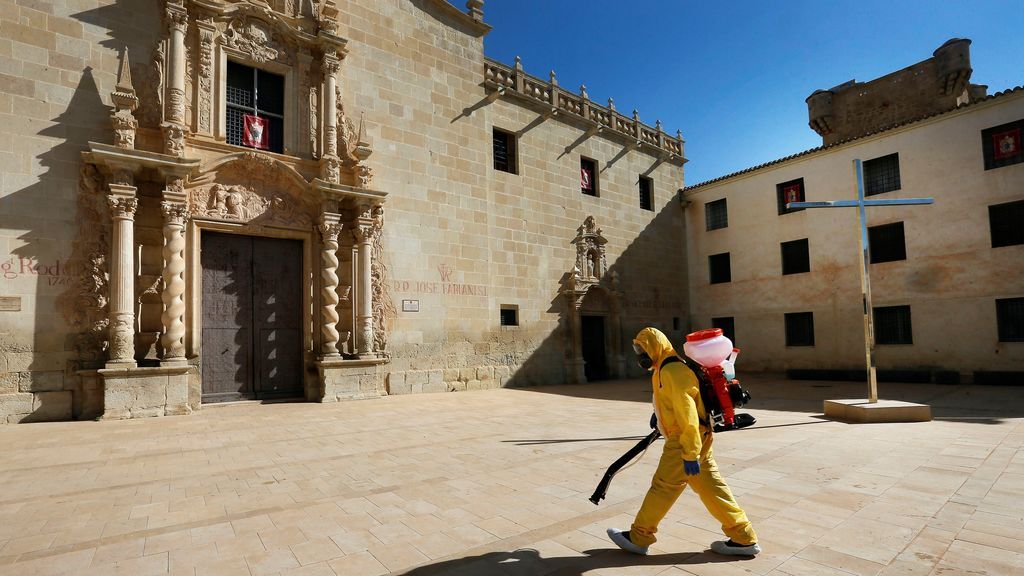 Nueve monjas de clausura dan positivo en covid19 tras recibir la misa de un cura negacionista en Alicante