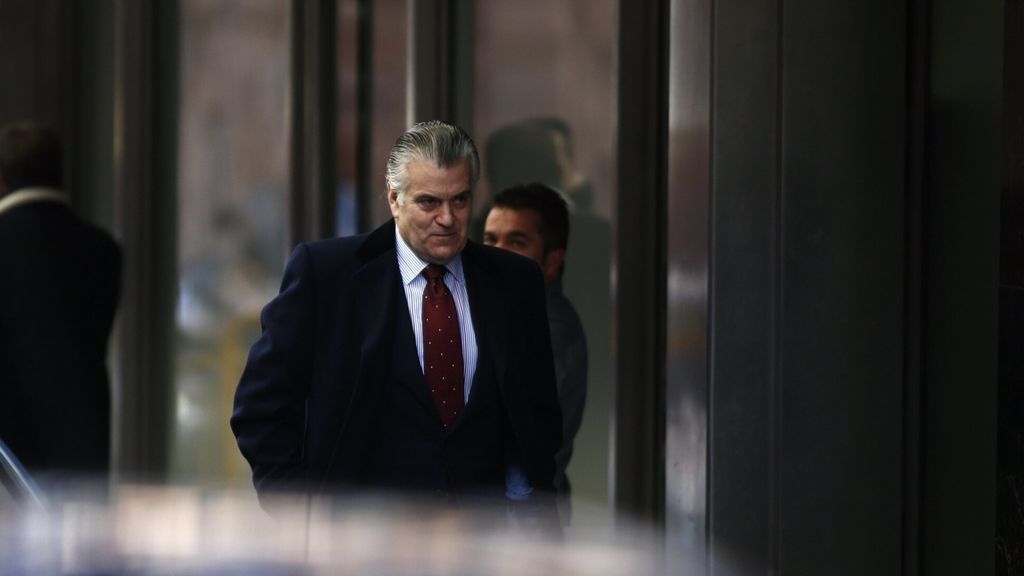 El abogado de Bárcenas: "Ninguna persona de la dirección del PP se ha dirigido a Luis Bárcenas en el momento actual" El abogado de Bárcenas: "Ninguna persona de la dirección del PP se ha dirigido a Luis Bárcenas en el momento actual"
