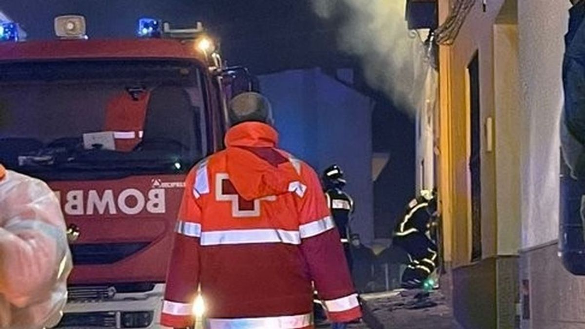 Un muerto y tres heridos en el incendio de una vivienda en Oliva de Mérida Un muerto y tres heridos en el incendio de una vivienda en Oliva de Mérida