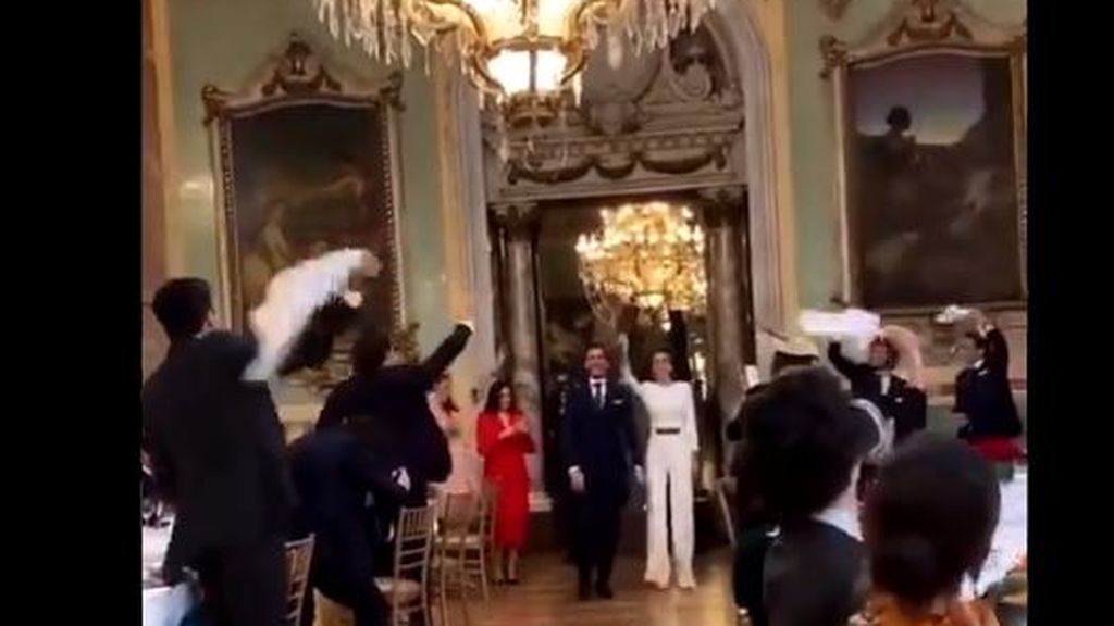 Boda en el Casino de Madrid, a lo loco y sin mascarillas