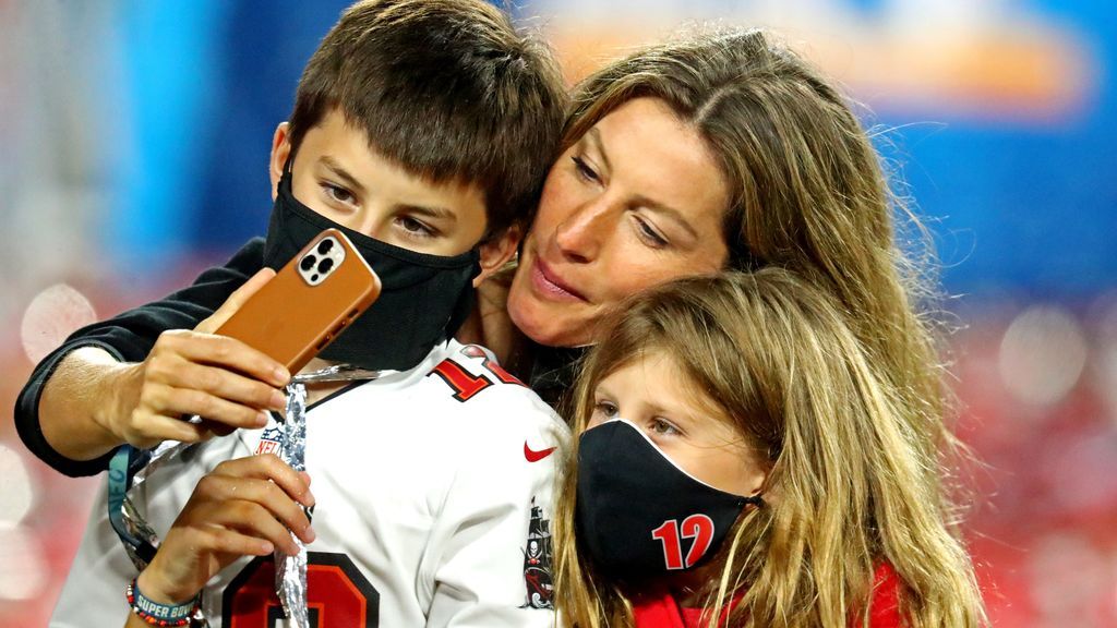 Los hijos de Tom Brady, testigos de su victoria
