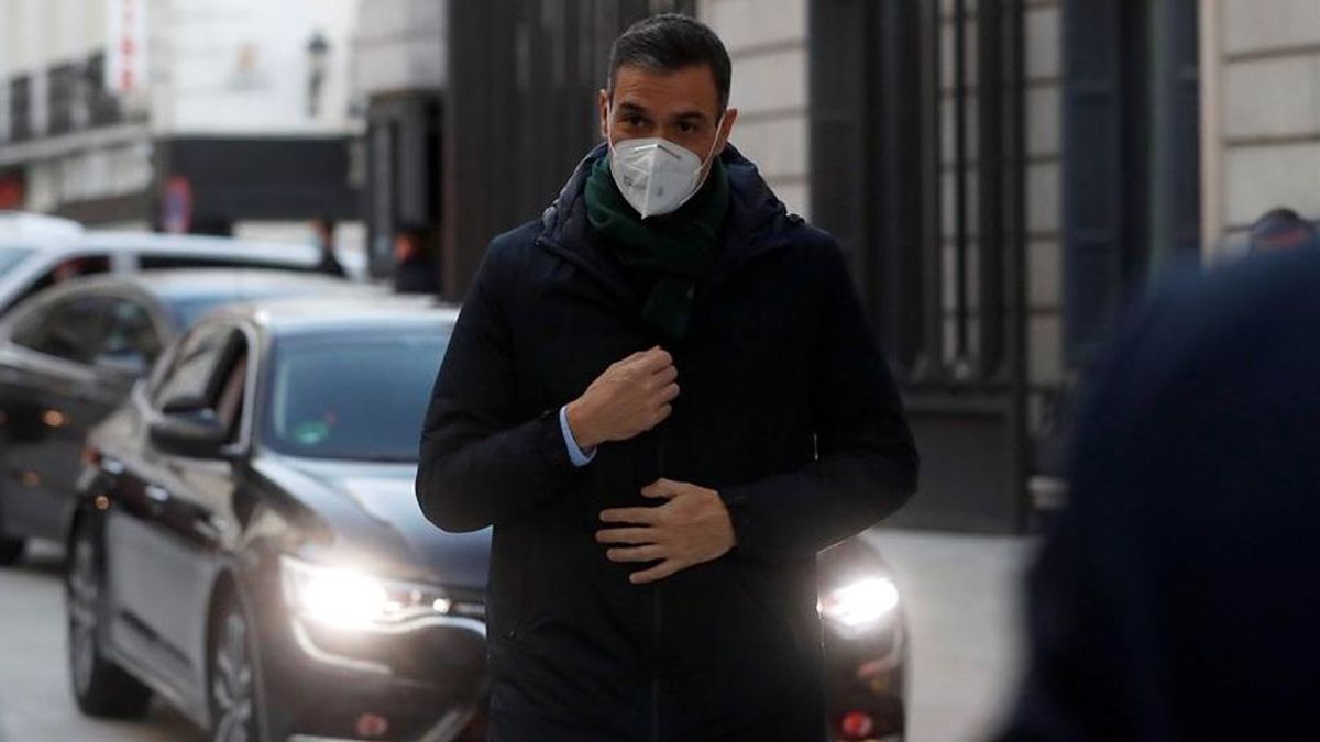 Los coches oficiales están viejos y el Gobierno quiere cambiarlos por otros ecológicos Los coches oficiales están viejos y el Gobierno quiere cambiarlos por otros ecológicos