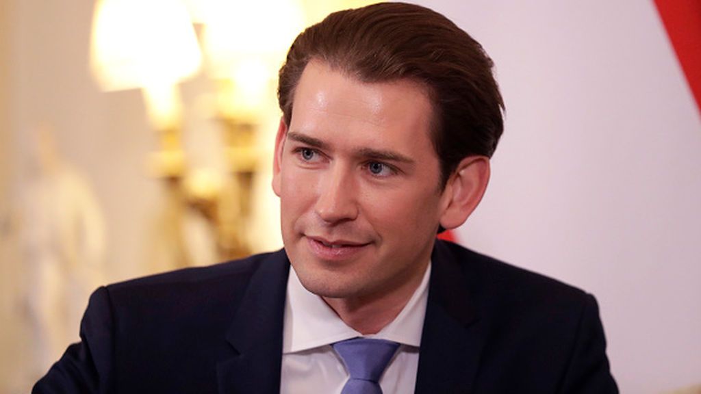 Kurz, cansado del confinamiento, comienza a reabrir la economía austriaca pese al alto número de contagios Kurz, cansado del confinamiento, comienza a reabrir la economía austriaca pese al alto número de contagios