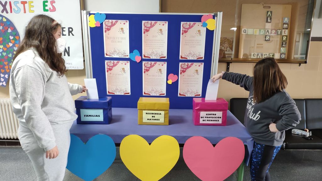 Un instituto de Granada cambia las reglas de San Valentín: cartas de amor para los abuelos Un instituto de Granada cambia las reglas de San Valentín: cartas de amor para los abuelos