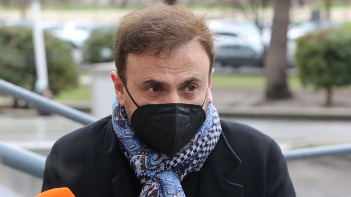 De José Mota a Nacho Guerreros: los famosos estafados por Paco Sanz, el hombre de los 2.000 tumores De José Mota a Nacho Guerreros: los famosos estafados por Paco Sanz, el hombre de los 2.000 tumores