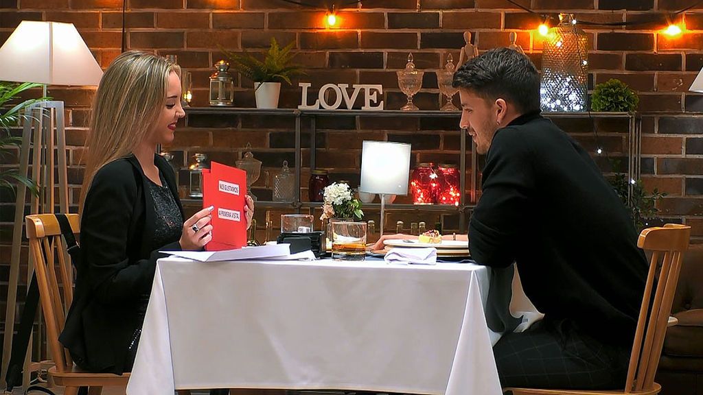 Carlos y Carlota en el programa 'First Dates'