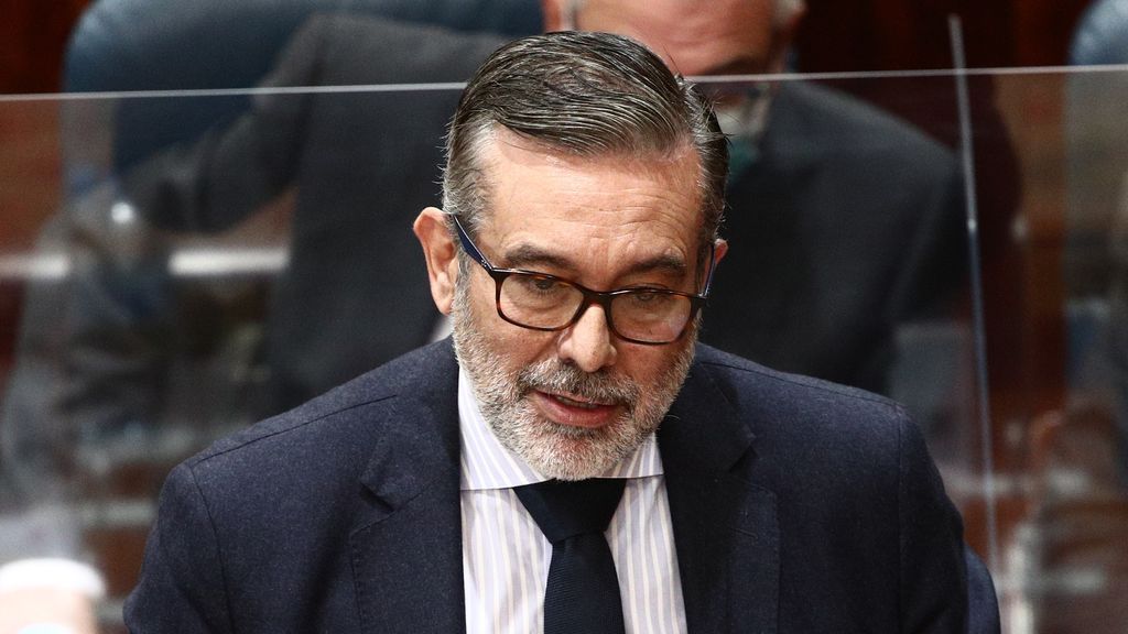 El consejero Enrique López facilitó que el abogado del PP se reuniera 12 veces con el intermediario de Bárcenas El consejero Enrique López facilitó que el abogado del PP se reuniera 12 veces con el intermediario de Bárcenas
