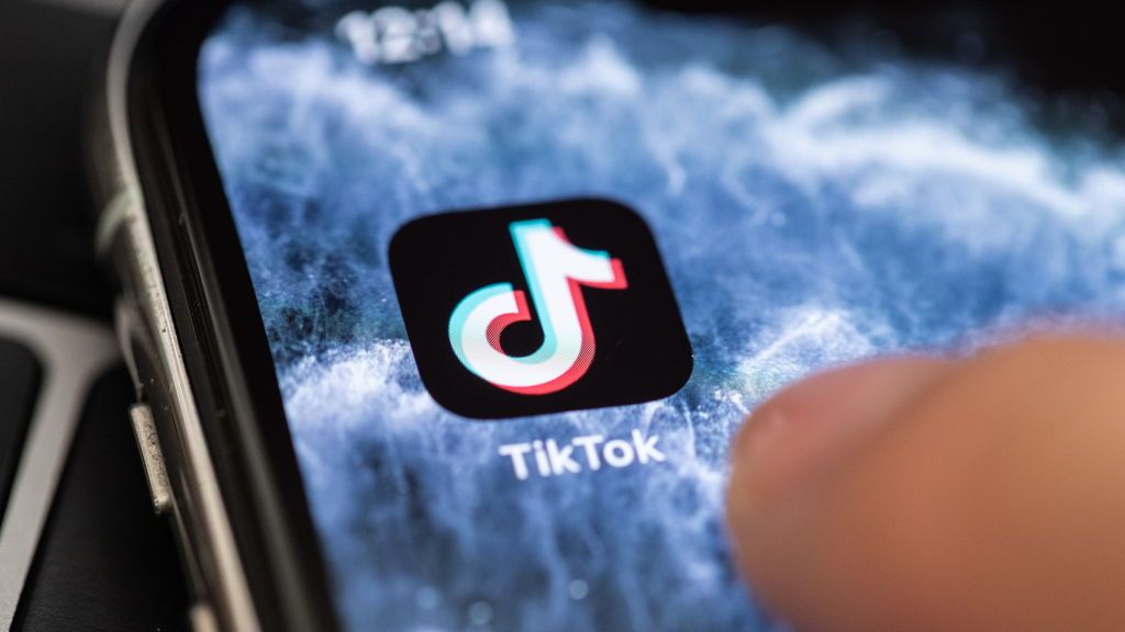 Impiden pelea entre 200 personas que se habían retado por TikTok en Valencia Impiden pelea entre 200 personas que se habían retado por TikTok en Valencia