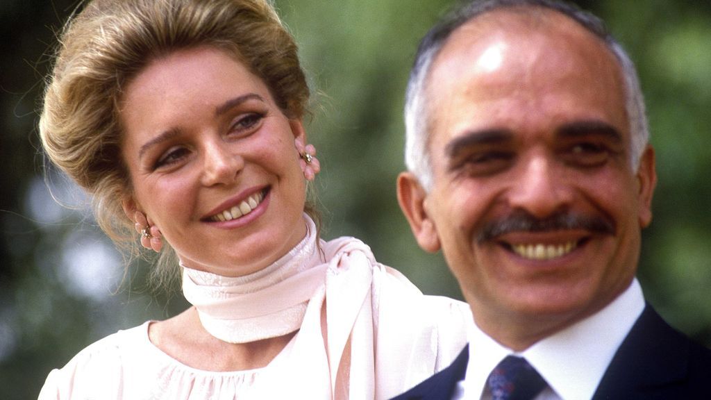 Reina Noor y rey Hussein de Jordania