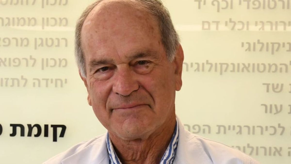 Shlomo Maayan, virólogo israelí del Centro Médico Barzilai : ¨Es imperativo que los países que empiecen a inocular la vacuna no paren hasta poner la segunda dosis¨ Shlomo Maayan, virólogo israelí del Centro Médico Barzilai : ¨Es imperativo que los países que empiecen a inocular la vacuna no paren hasta poner la segunda dosis¨