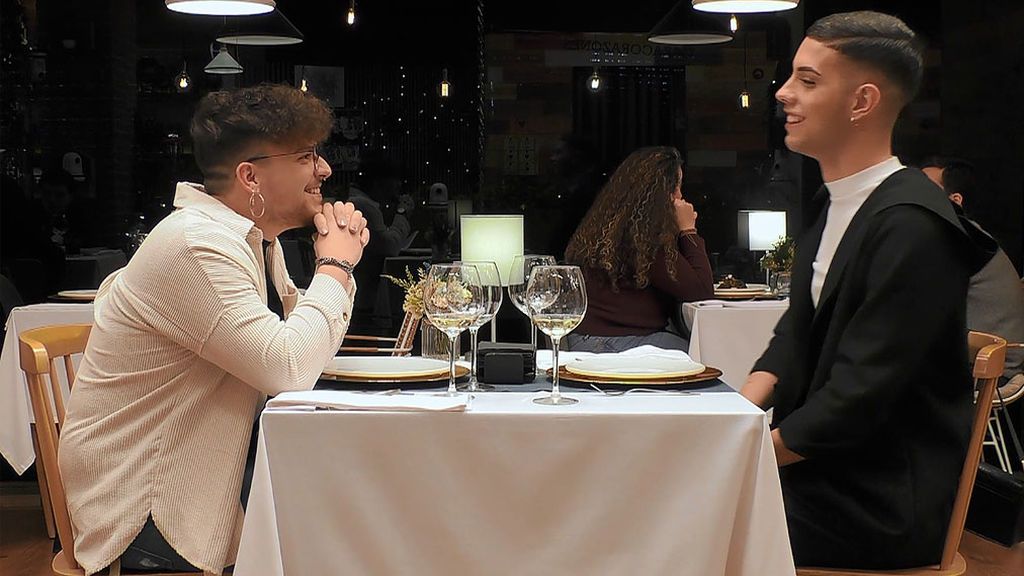 Imagen de Boranay y Luismi en el programa 'First Dates'