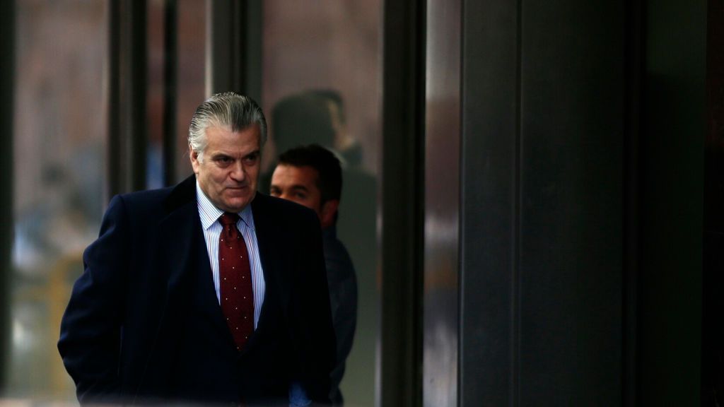 La Audiencia hace las cuentas de cárcel a los Bárcenas: 12 años de máximo para él, siete y medio para ella La Audiencia hace las cuentas de cárcel a los Bárcenas: 12 años de máximo para él, siete y medio para ella