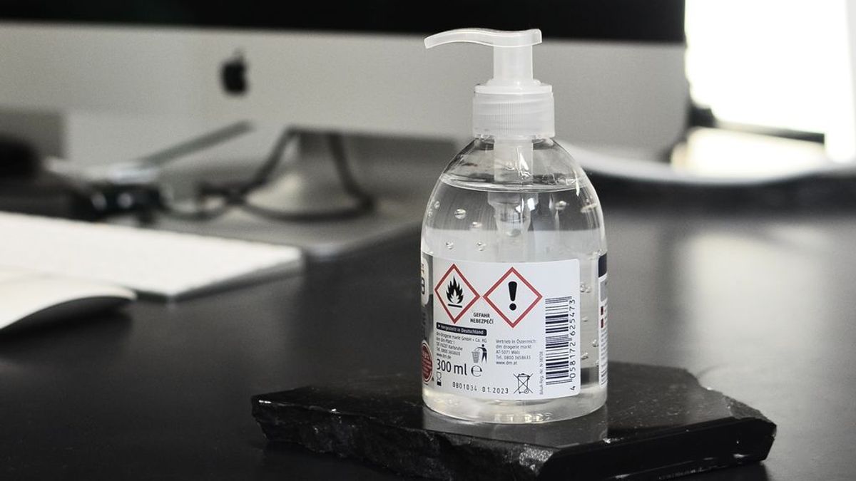 Muere una anciana tras la explosión de una botella de gel hidroalcohólico en su cocina en Manresa Muere una anciana tras la explosión de una botella de gel hidroalcohólico en su cocina en Manresa