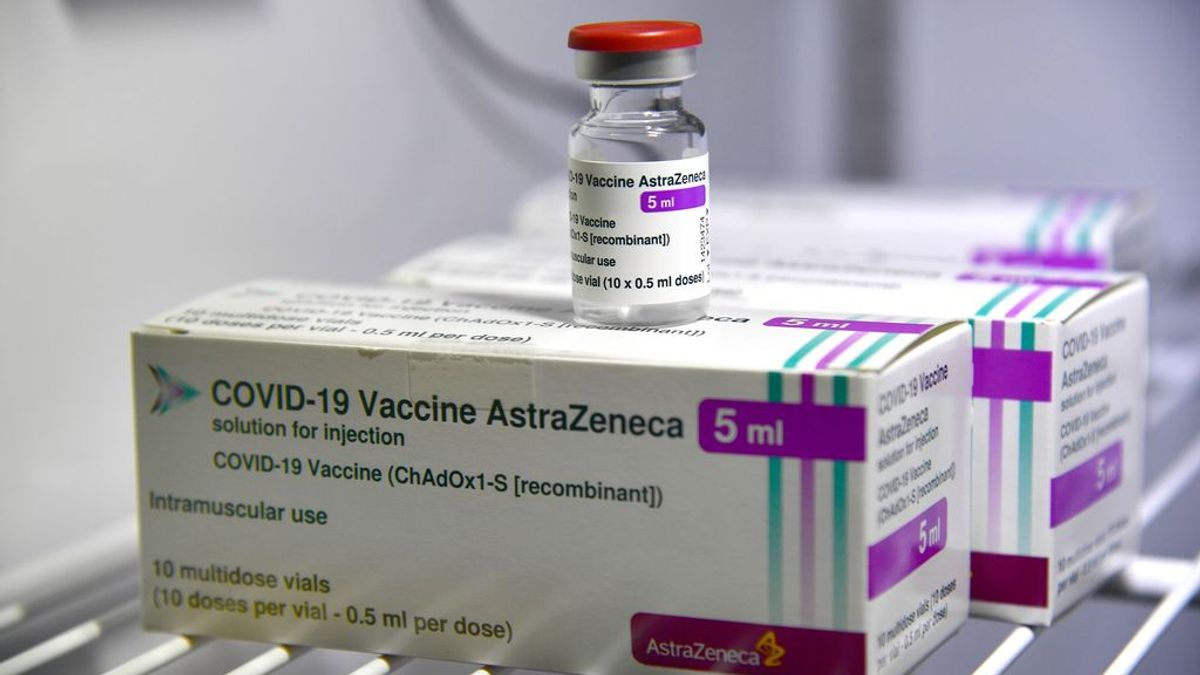 Comienza la división: Madrid y Cataluña piden ampliar hasta los 65 años el uso de la vacuna de AstraZeneca