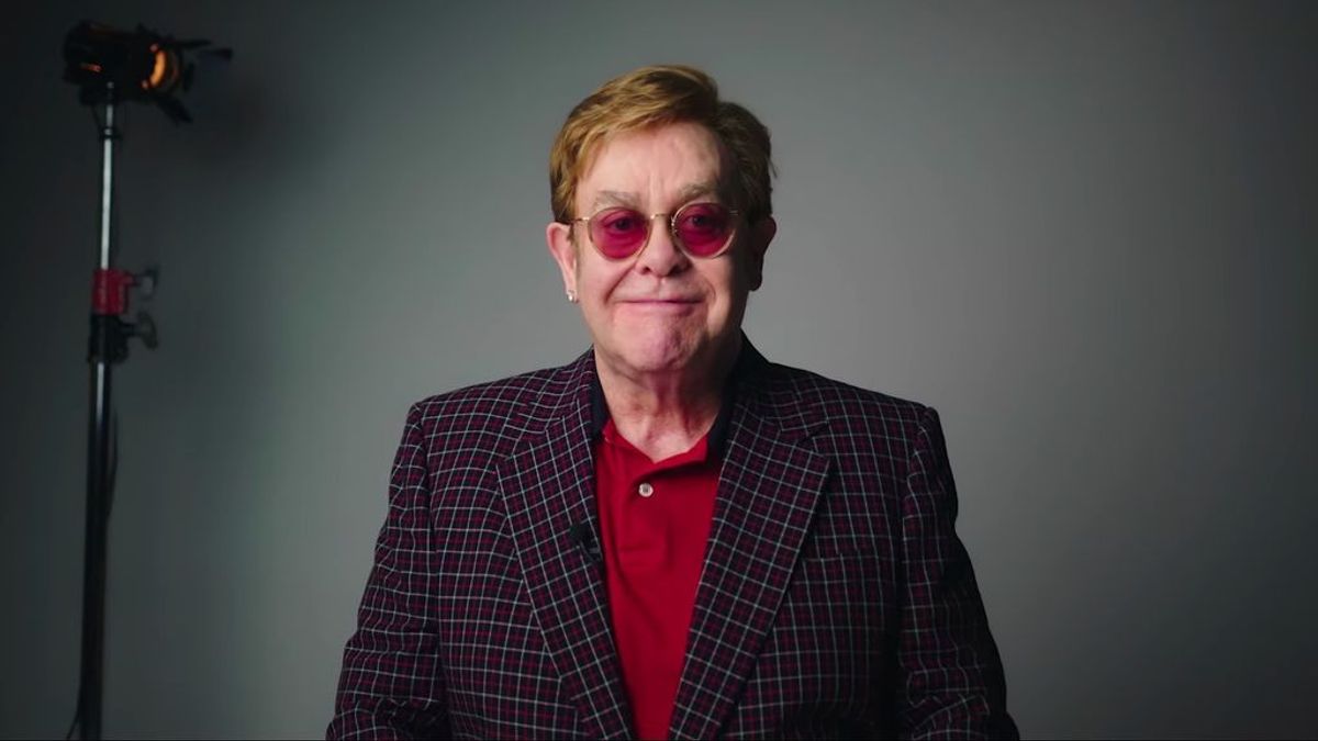 Contra el escepticismo de la vacuna: Elton John y Michael Caine se remangan para convencerlos