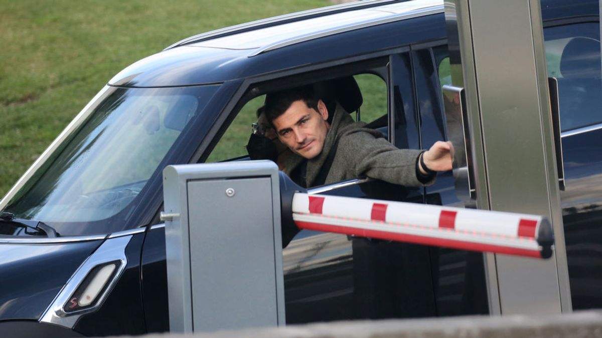 Iker Casillas llega al hospital donde está ingresada Sara Carbonero