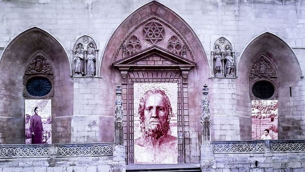 Las nuevas puertas de la Catedral de Burgos diseñadas por Antonio López desatan la ira de historiadores y artistas Las nuevas puertas de la Catedral de Burgos diseñadas por Antonio López desatan la ira de historiadores y artistas