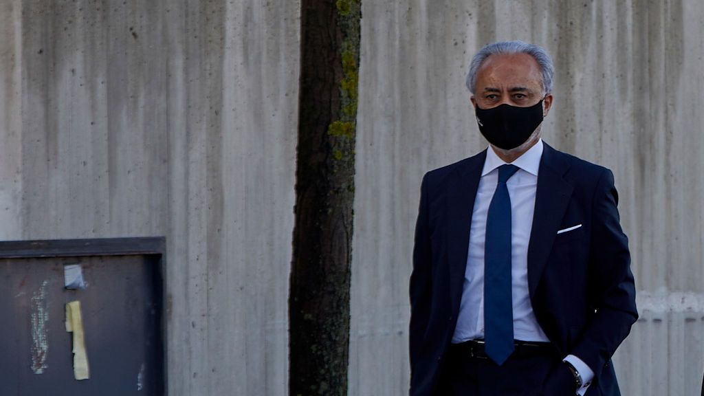 Las versiones del abogado del PP sobre sus reuniones con un amigo de Bárcenas Las versiones del abogado del PP sobre sus reuniones con un amigo de Bárcenas