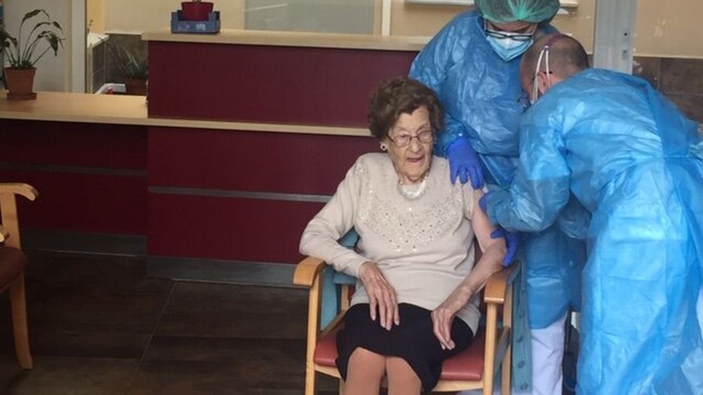 Cataluña empezará la semana que viene a vacunar a los mayores de 80 años en sus domicilios Cataluña empezará la semana que viene a vacunar a los mayores de 80 años en sus domicilios