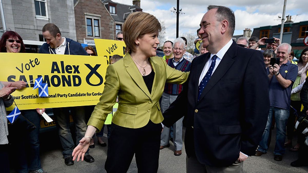 La guerra sin cuartel entre Salmond y Sturgeon amenaza con romper al independentismo escocés La guerra sin cuartel entre Salmond y Sturgeon amenaza con romper al independentismo escocés