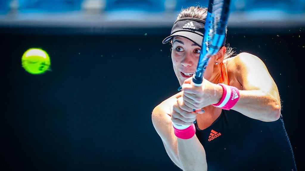 Garbiñe Muguruza avanzó en el Abierto de Australia.